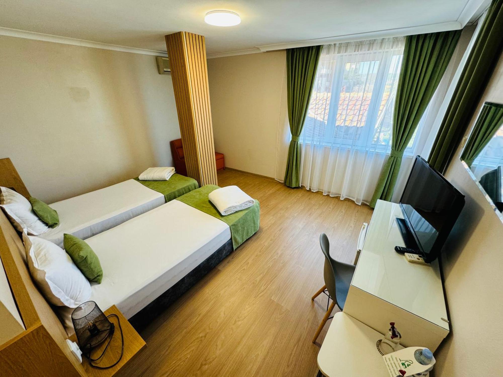Hotel Amfora 3*