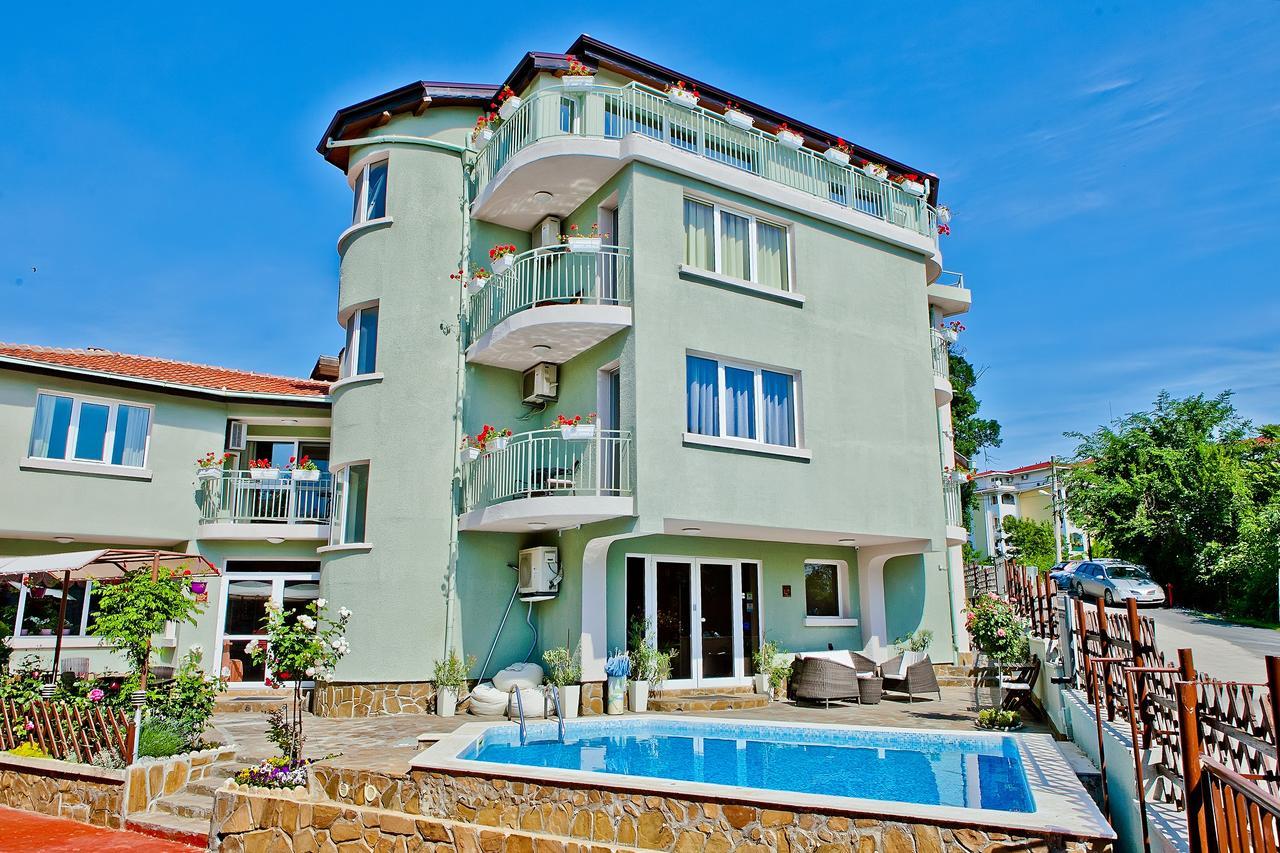 Amfora Otel 3*
